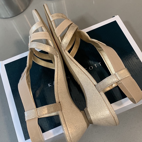 Karen Scott Casha Jewel Light Gold T Strap Wedge Heel Sandals - Picture 5 of 16